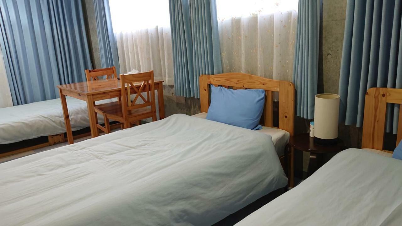 Guesthouse Seaglass Itoman Eksteriør billede